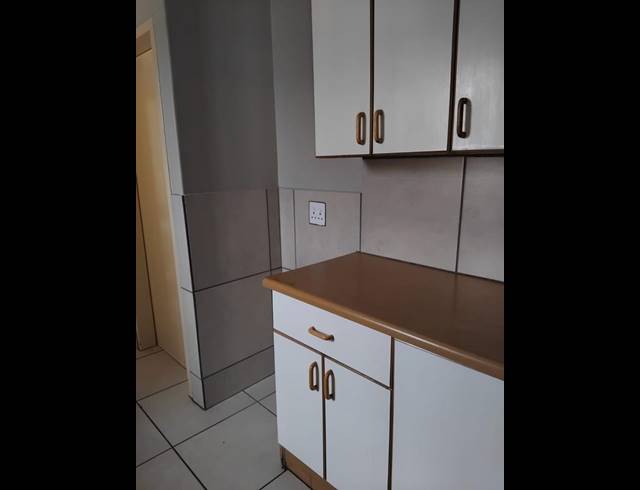 2 BEDROOM PROPERTY TO RENT IN BULT WEST